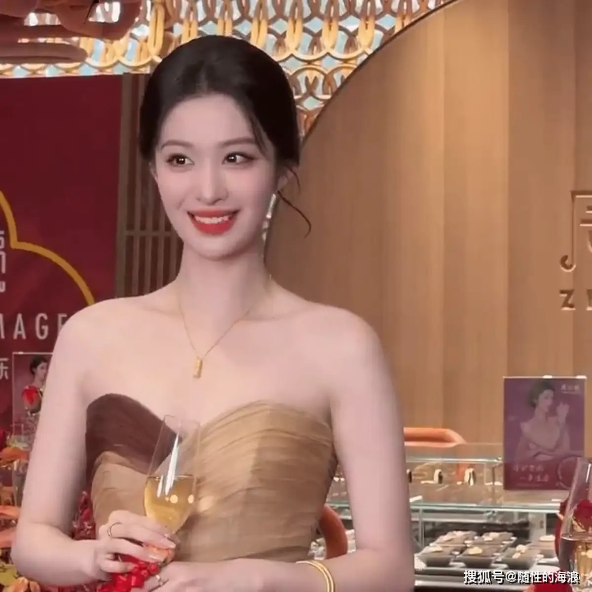 张婧仪《独一无二》深夜撤出五一档!网友:光线太怂了