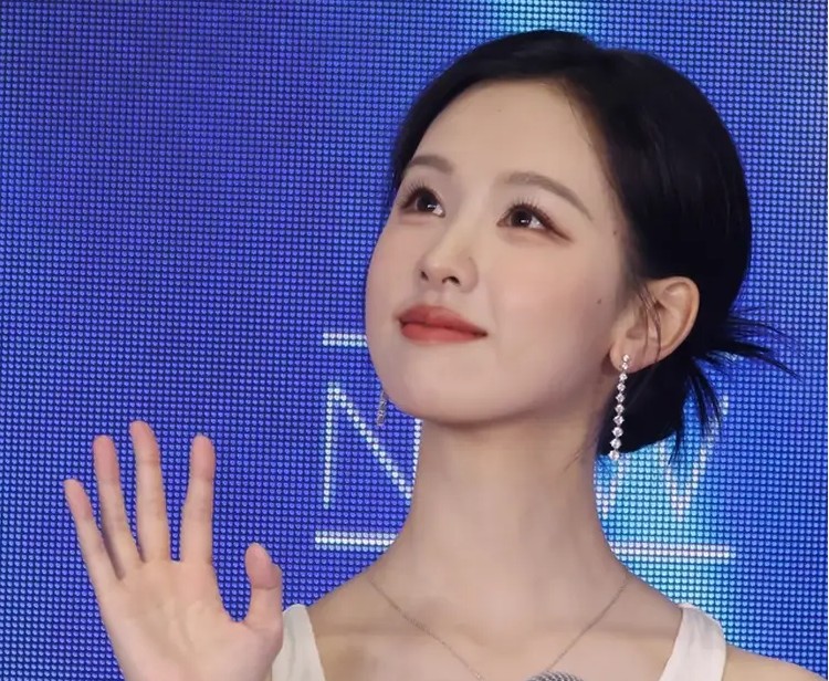 《东极岛》上映,吴磊朱一龙贡献影帝级演技,倪妮巾帼不让须眉
