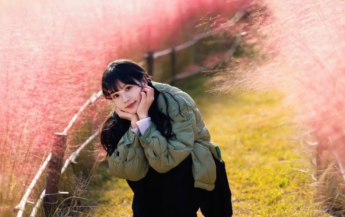 “阿奴”刘品言官宣生女！婚戒套宝宝大脚趾上，产后模样好憔悴