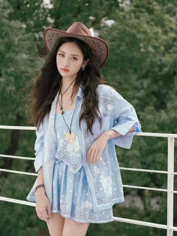 女团爱豆淤青引韩网担忧：偶像行业的健康之困