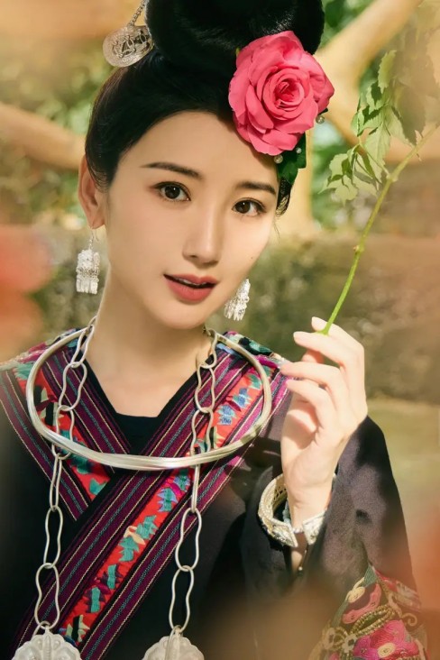 国家统计局公布11月经济数据：4.8%与1.3%背后的“稳中有进”与结构性挑战  