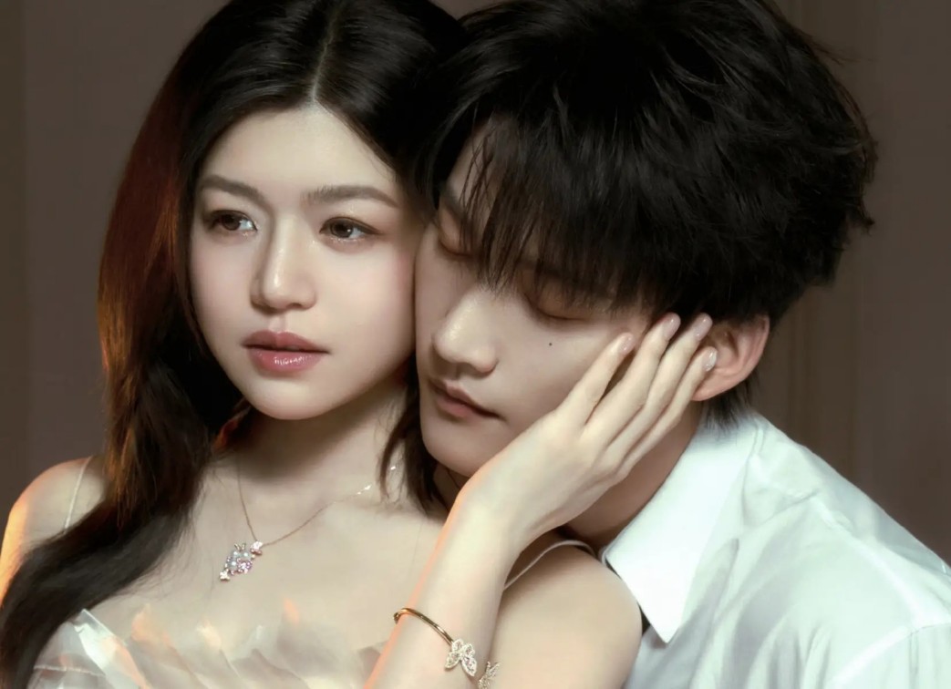 《双轨》结局评价两极？ 虞书欣、何与上演大尺度激情床戏，高甜场面被剪光遭批烂尾！