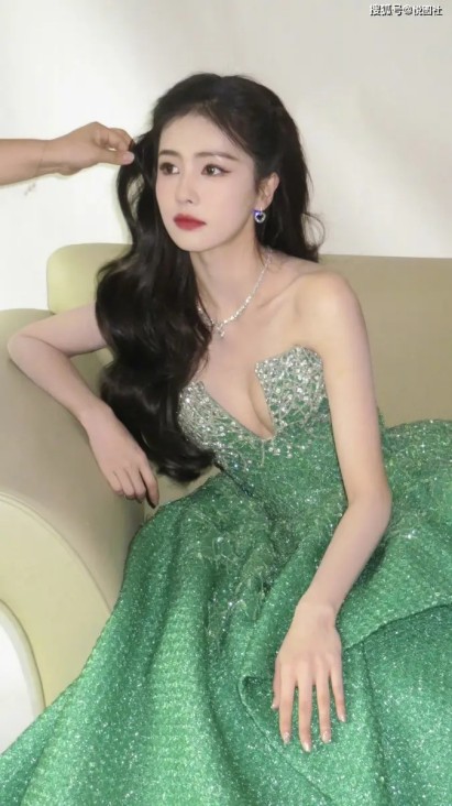 老剧霸榜VS新剧崩盘！2025长剧市场：《甄嬛传》封神，流量新剧集体遇冷