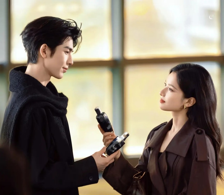 金晨就肇事逃逸及助理顶包事件发文道歉：全额赔付损失，深刻反省自身行为