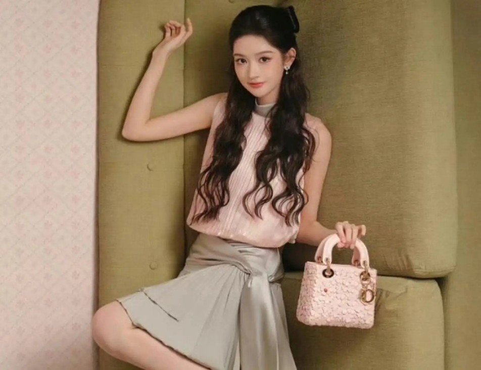 恭喜！TVB港姐冠军空降担任微电影女主，颜值高获封翻版李嘉欣