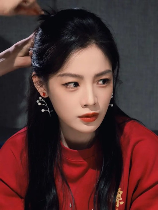 成立3个月，估值300亿，一级市场谁在买单？